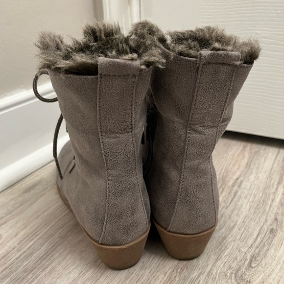 Stevie’s Brand. Size 5. Grey color. - Picture 4 of 7